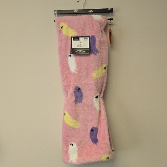 Storehouse Other - Storehouse Ghost Oversized Faux Fur Throw Blanket Pink